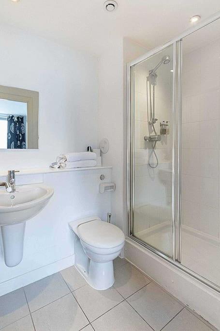 Modern 2 Bed Apartment With Stunning Seaside View Edinburgh Luaran gambar